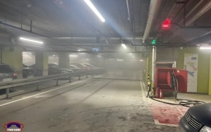 Pożar samochodu na parkingu Galerii Katowickiej (1)