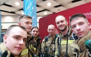 Strażacy z Szopienic na Sky Tower Run 2023 (3)