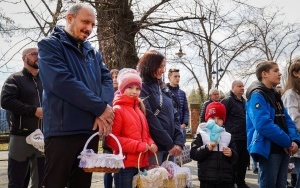 Święcenie potraw wielkanocnych w Bazylice Św. Ludwika Króla i Wniebowzięcia NMP w Katowicach (18)