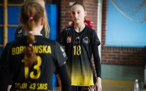 Sportowa rywalizacja dziewcząt w SP nr 51 w Katowicach (13)