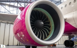 Wymiana silnika w samolocie Wizz Air  (1)