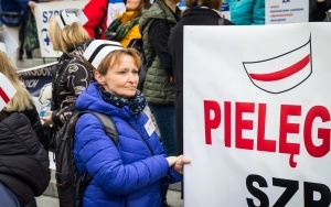 Protest pielęgniarek i położnych w Katowicach - 2023 (4)