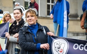 Protest pielęgniarek i położnych w Katowicach - 2023 (5)