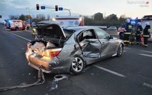 Wypadek samochodu osobowego i busa (3)