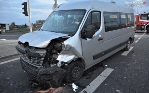 Wypadek samochodu osobowego i busa (5)