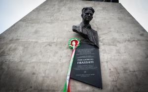 Odsłonięcie tablicy pamiątkowej Pier Giorgio Frassatiego przy Muzeum Śląskim w Katowicach (1)