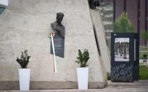 Odsłonięcie tablicy pamiątkowej Pier Giorgio Frassatiego przy Muzeum Śląskim w Katowicach (8)