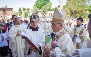 Poświęcenie nowego kościoła w Starych Panewnikach (16)