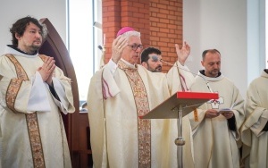 Poświęcenie nowego kościoła w Starych Panewnikach (15)