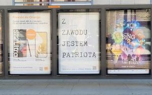Plakaty w Katowicach. Nietypowa akcja Teatru Śląskiego (1)