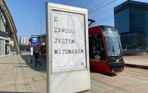 Plakaty w Katowicach. Nietypowa akcja Teatru Śląskiego (3)