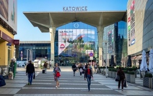 Duże opóźnienia na kolei. Awaria sieci trakcyjnej w Katowicach (10)