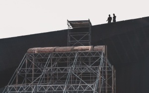 Budowa toru na Red Bull Roof Ride [19.06.2023] (6)