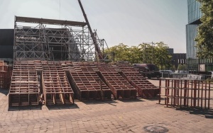 Budowa toru na Red Bull Roof Ride [19.06.2023] (4)