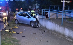 Mikołów: 19-latek wjechał samochodem w budynek poczty (3)