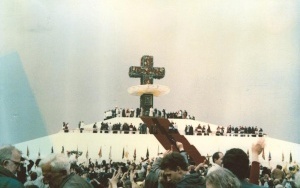 Jan Paweł II w Katowicach. Papież na Lotnisku Muchowiec był w czerwcu 1983 roku (11)