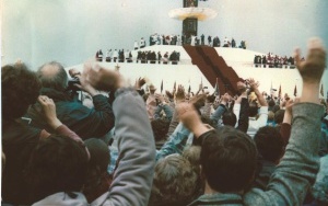 Jan Paweł II w Katowicach. Papież na Lotnisku Muchowiec był w czerwcu 1983 roku (12)