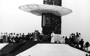 Jan Paweł II w Katowicach. Papież na Lotnisku Muchowiec był w czerwcu 1983 roku (11)