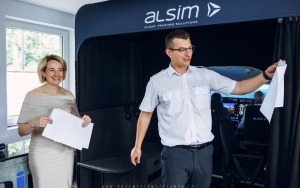 Symulator lotów Alsim AL250 w Air4 - inauguracja (13)