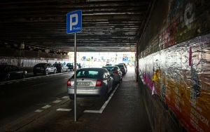 Parking pod wiaduktem na ul. Francuskiej w Katowicach (4)