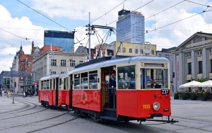 Zabytkowy tramwaj kursuje po Katowicach (1)