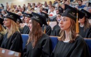 Uroczystość wręczenia dyplomów absolwentom Wydziału Prawa i Administracji UŚ (7)