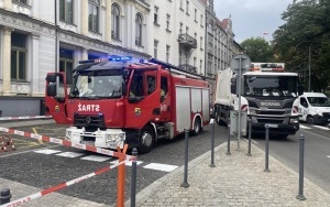 Niebezpieczny przedmiot znaleziony przy Placu Wolności w Katowicach (3)