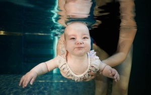 Kurs pływania dla niemowląt i dzieci na basenach Brynów i Burowiec w Katowicach (2)