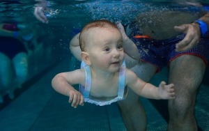 Kurs pływania dla niemowląt i dzieci na basenach Brynów i Burowiec w Katowicach (6)