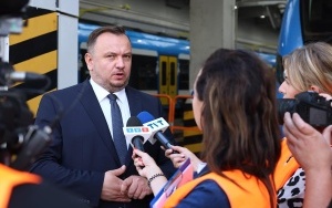 Podpisanie umowy na dostawę 3 nowych pociągów dla Kolei Śląskich (1)