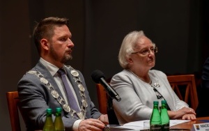 Uroczysta sesja Rady Miasta Katowice z okazji 158. rocznicy nadania praw miejskich (20)