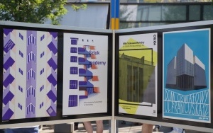 Wystawa plakatów na rynku w Katowicach. Tematem katowicka moderna (4)