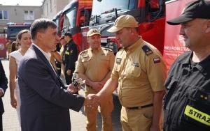 Przekazanie nowych wozów strażackich w Komendzie Wojewódzkiej Państwowej Straży Pożarnej w Katowicach (20)