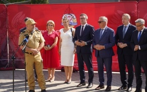 Przekazanie nowych wozów strażackich w Komendzie Wojewódzkiej Państwowej Straży Pożarnej w Katowicach (6)
