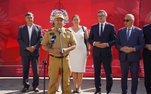Przekazanie nowych wozów strażackich w Komendzie Wojewódzkiej Państwowej Straży Pożarnej w Katowicach (7)