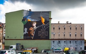Mural upamiętniający harcmistrza Jerzego Lisa przy ul. Gliwickiej w Katowicach (1)