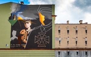 Mural upamiętniający harcmistrza Jerzego Lisa przy ul. Gliwickiej w Katowicach (20)
