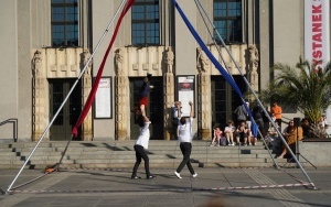 Pokazy akrobatyczne na rynku w Katowicach (3)