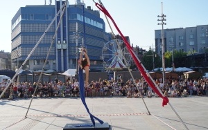Pokazy akrobatyczne na rynku w Katowicach (7)