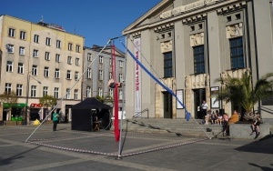 Pokazy akrobatyczne na rynku w Katowicach (5)