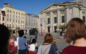 Pokazy akrobatyczne na rynku w Katowicach (6)