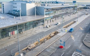 Będzie zielono przed terminalami i na parkingu Katowice Airport! Ruszyła budowa  (3)