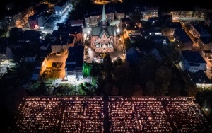 Katowickie cmentarze wieczorową porą - 1 listopada 2023 (10)