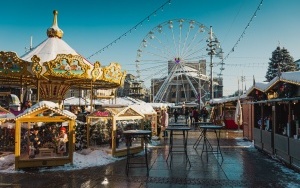 Jarmark Bożonarodzeniowy w Katowicach w zimowej odsłonie (13)