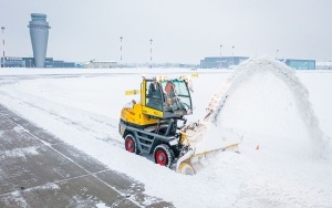 Odśnieżanie Katowice Airport (4)