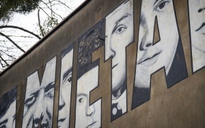 Mural przy budynku Śląskiego Centrum Wolności i Solidarności i Izby Pamięci kopalni Wujek w katowickim Brynowie (4)