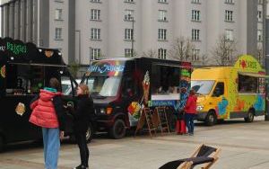 Food trucki na rynku w Katowicach - Kwiecień 2022 (13)