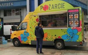 Food trucki na rynku w Katowicach - Kwiecień 2022 (17)