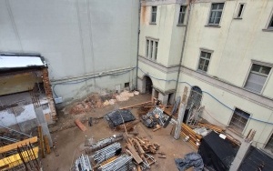 Budynek przy Warszawskiej 7 w Katowicach. Zdjęcia wewnątrz (9)