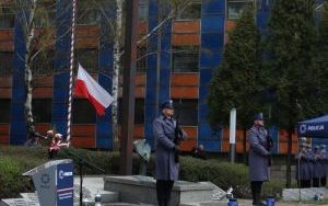 Marsz Katyński w Katowicach. Uroczystości przy Komendzie Wojewódzkiej (10)